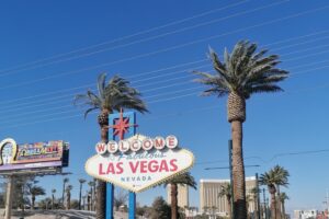 las-vegas-on-a-budget-sign