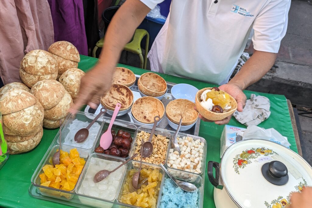 how-to-travel-on-a-budget-thailand-street-food
