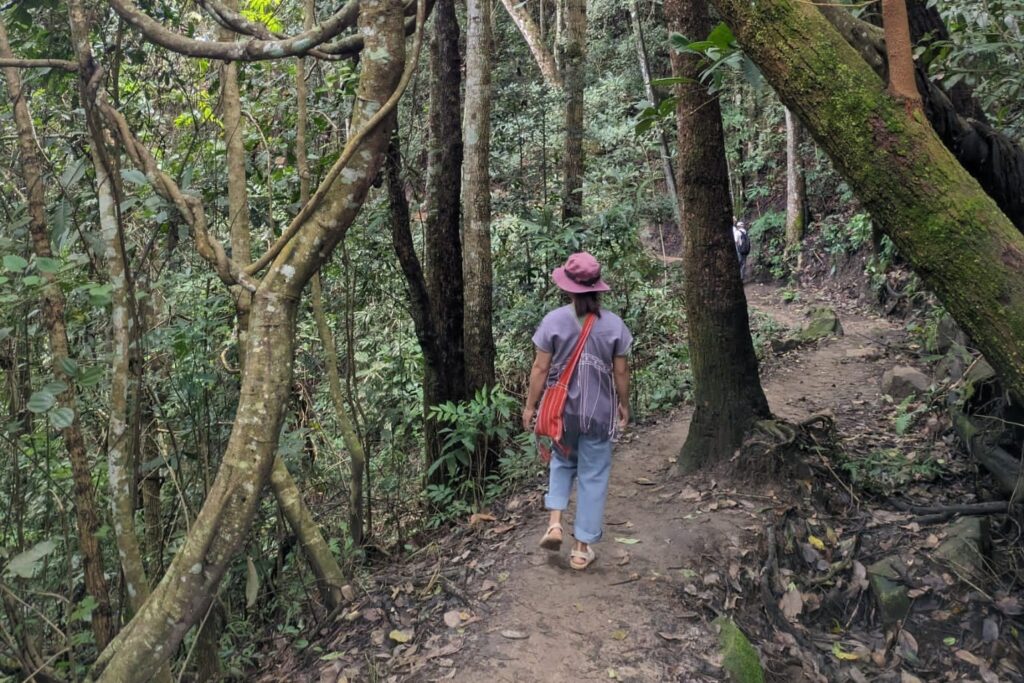 how-to-travel-on-a-budget-walking