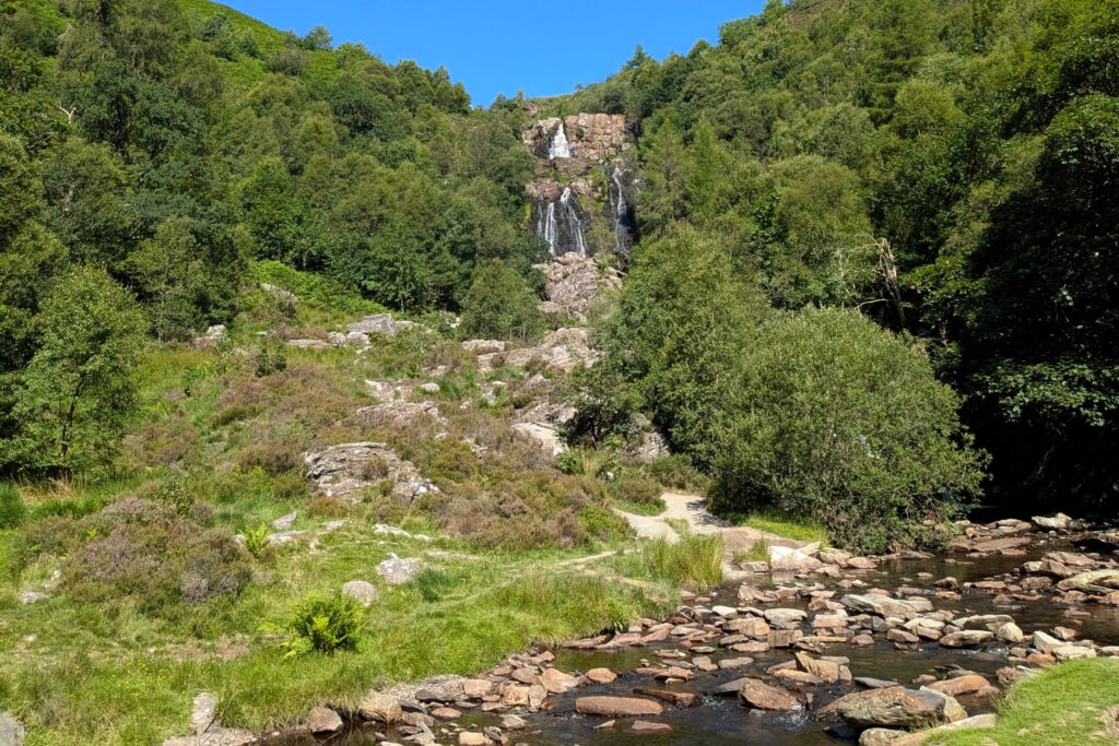 hidden-gems-in-snowdonia-rhiwagor-waterfall