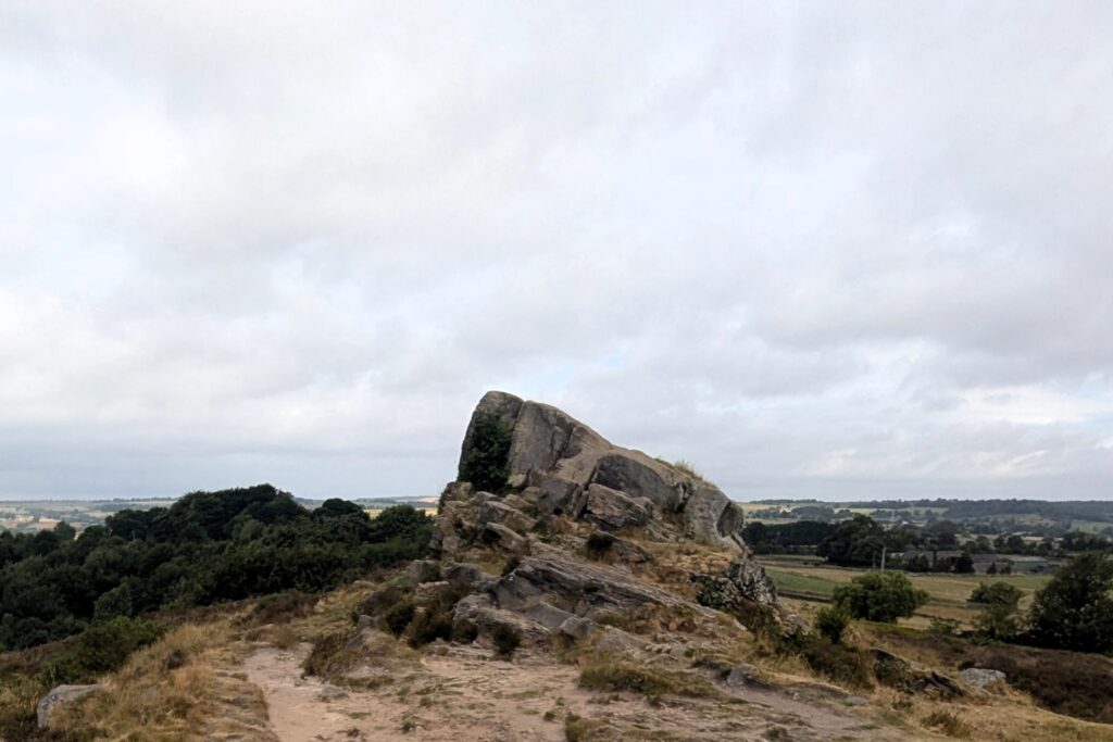 places-to-visit-in-the-peak-district-ashover-rock