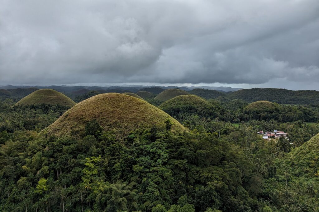 philippines-itinerary-bohol-chocolate-hills