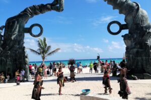 mexico-on-a-budget-playa-del-carmen-beach-mayans