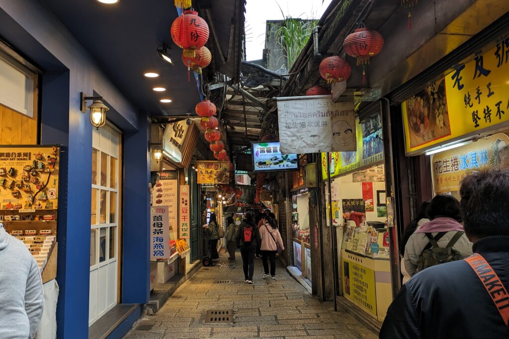 taiwan-7-day-itinerary-jiufen-old-street