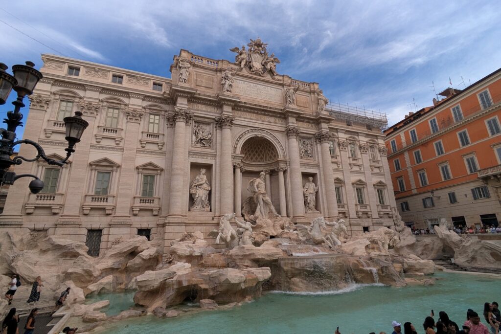 rome-on-a-budget-trevi-fountain