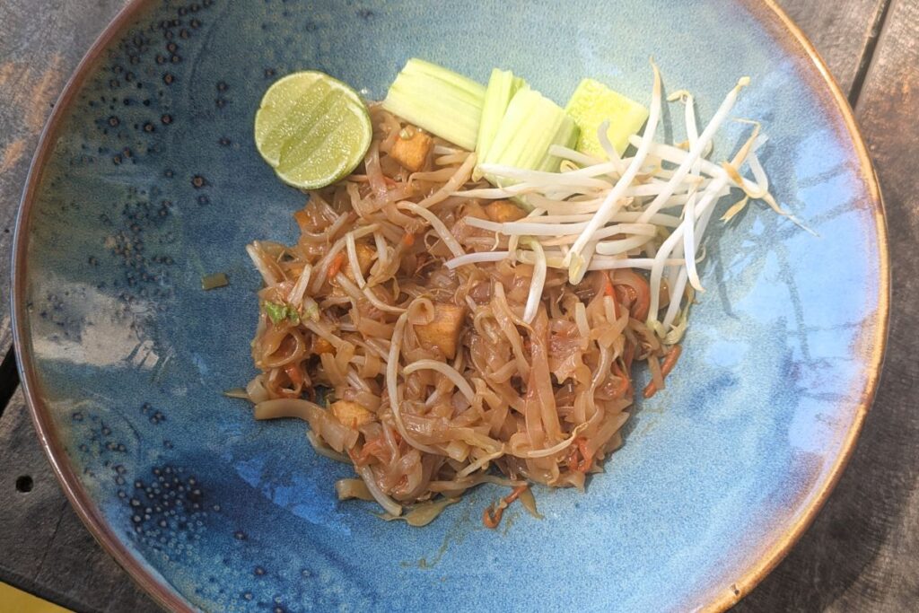 krabi-vegan-food-pad-thai