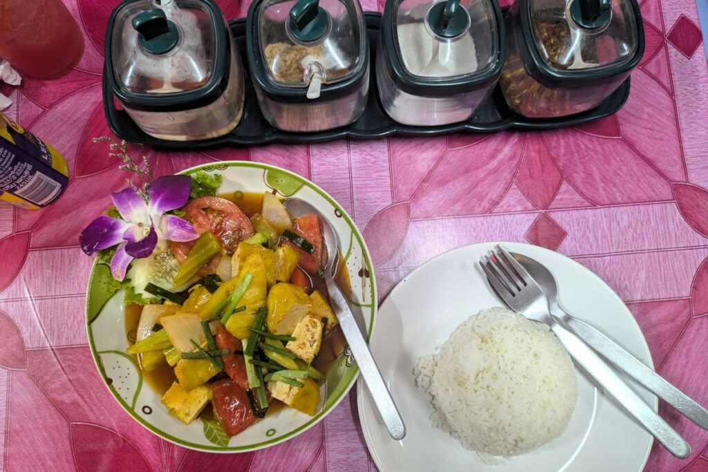 krabi-vegan-food-the-may-&-zin