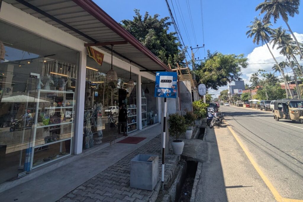 how-to-get-from-tangalle-to-mirissa by-bus-bus-stop