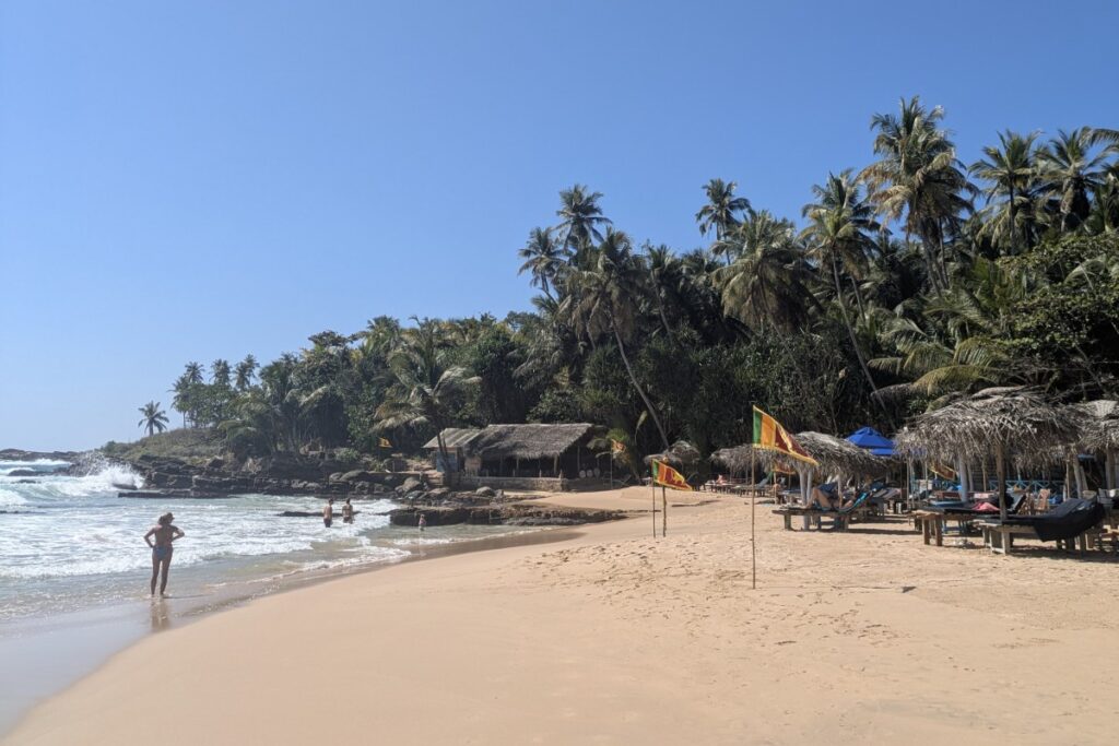 top-5-beaches-in-sri-lanka-goyambokka-beach