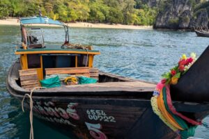 how-to-get-to-tonsai-beach-boat-beach