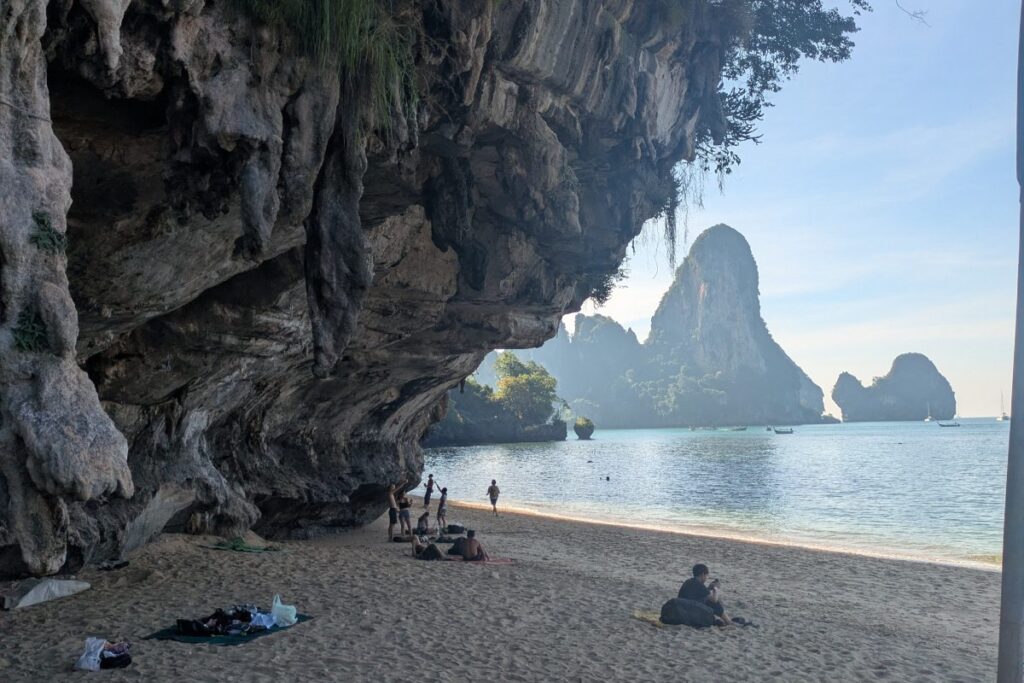 how-to-get-to-tonsai-beach-rock-climbing