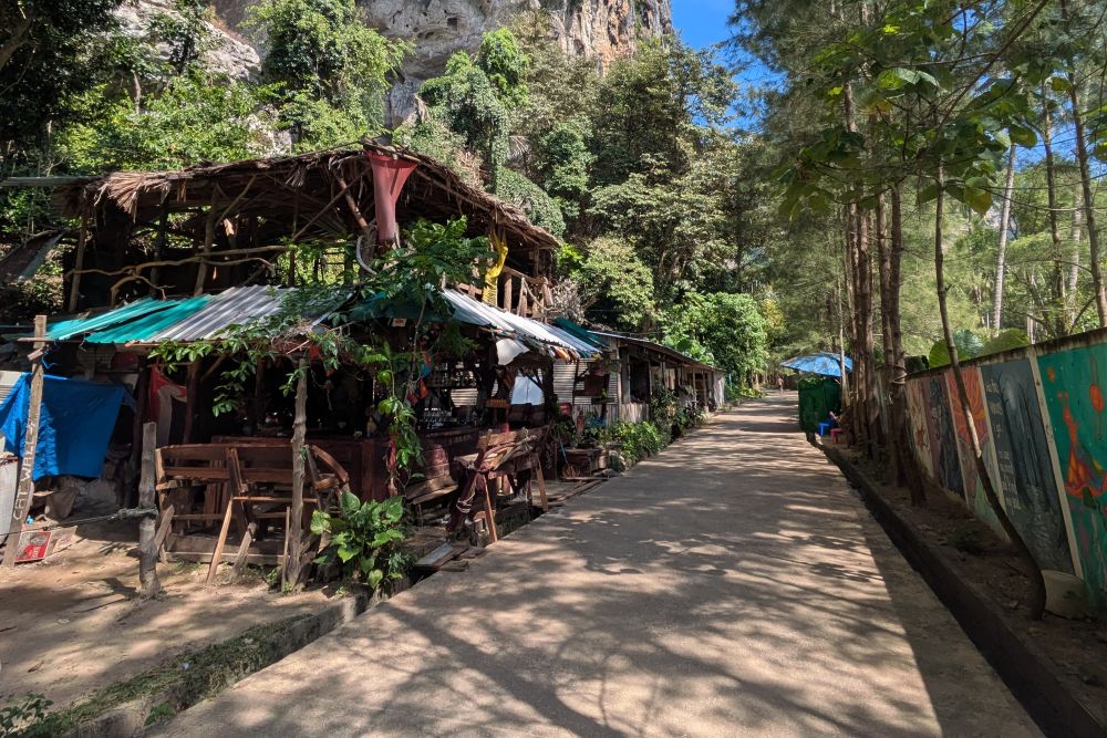 how-to-get-to-tonsai-beach-village