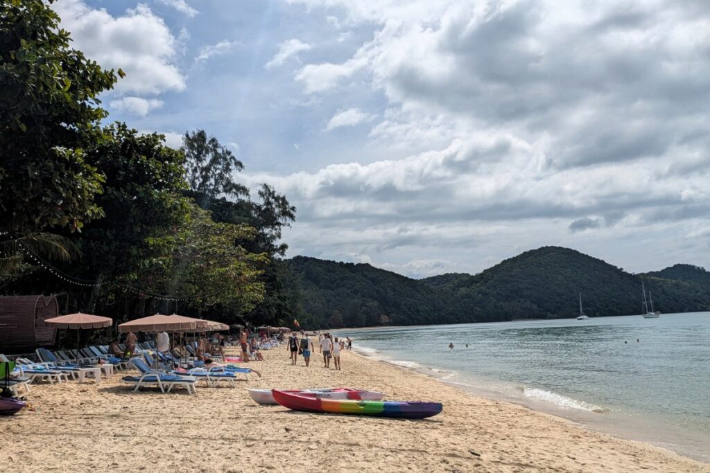 koh-yao-yai-best-beaches-loh-pared-beach