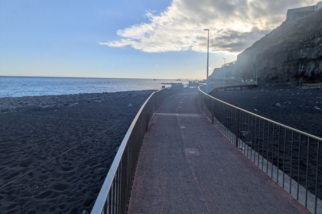flat-hikes-in-madeira-praia-formosa-coastal-walk